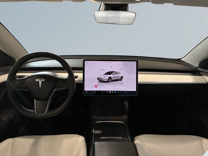 Tesla Model 3 bild 8