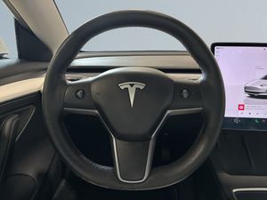 Tesla Model 3 bild 9