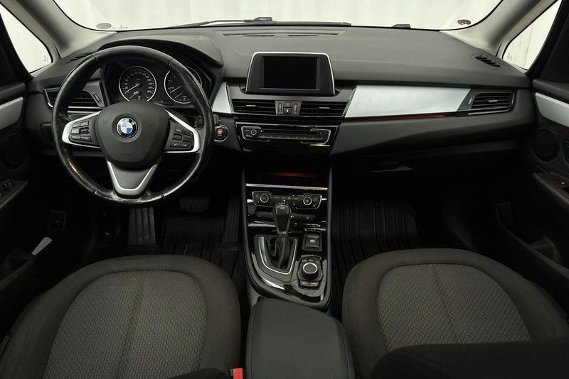BMW 218 bild 6