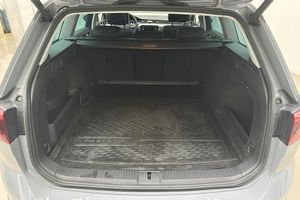 Volkswagen Passat bild 8
