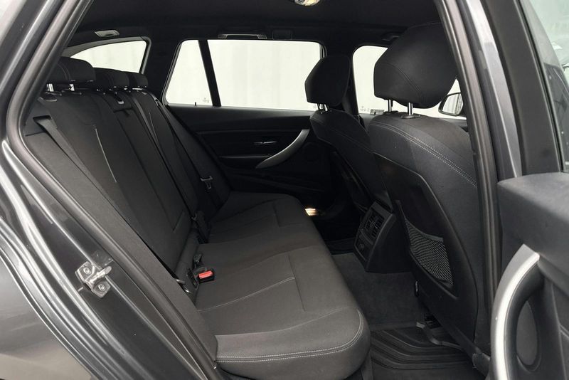 BMW 320 bild 8