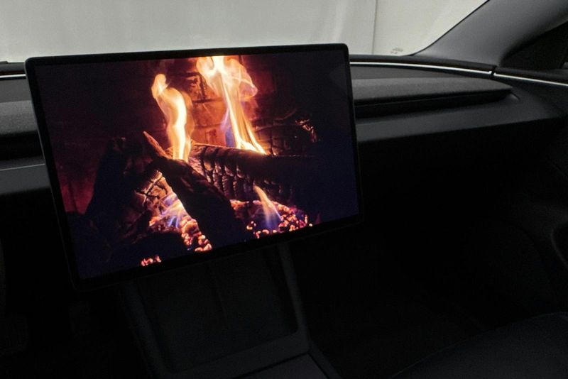Tesla Model 3 bild 14