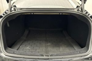 Tesla Model 3 bild 8