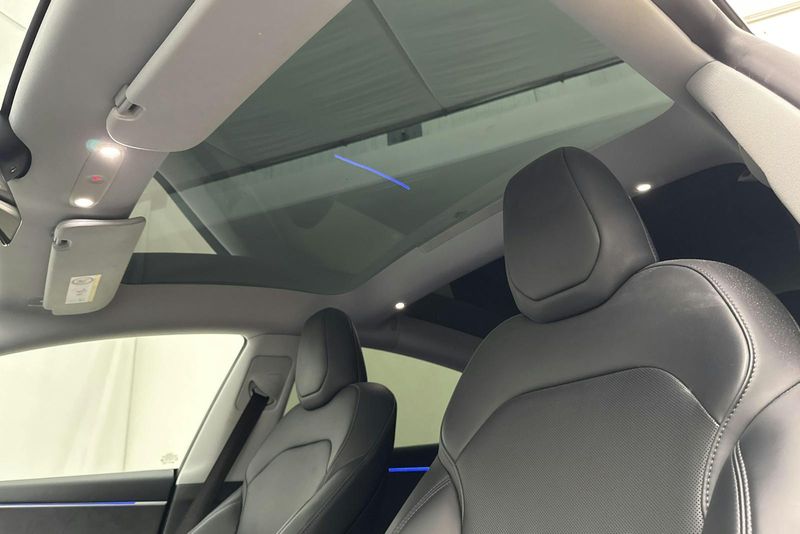 Tesla Model 3 bild 17
