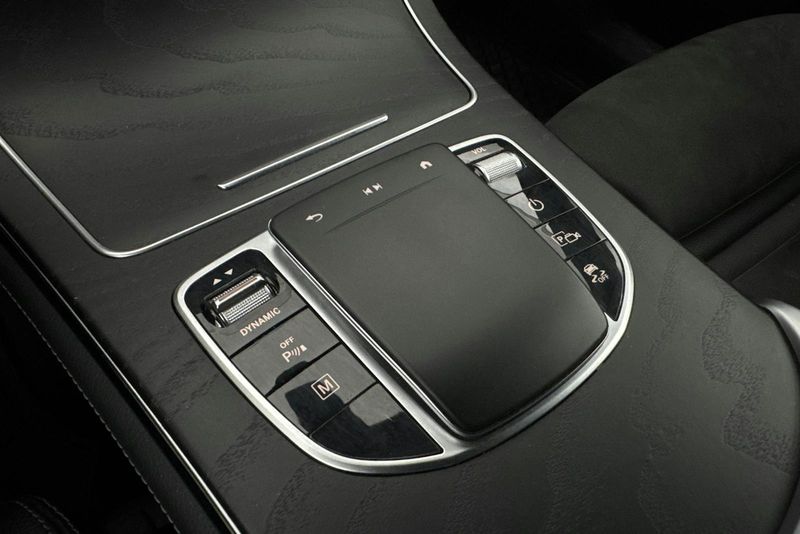 Mercedes GLC300 bild 15