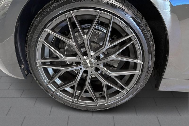 BMW 320 bild 9