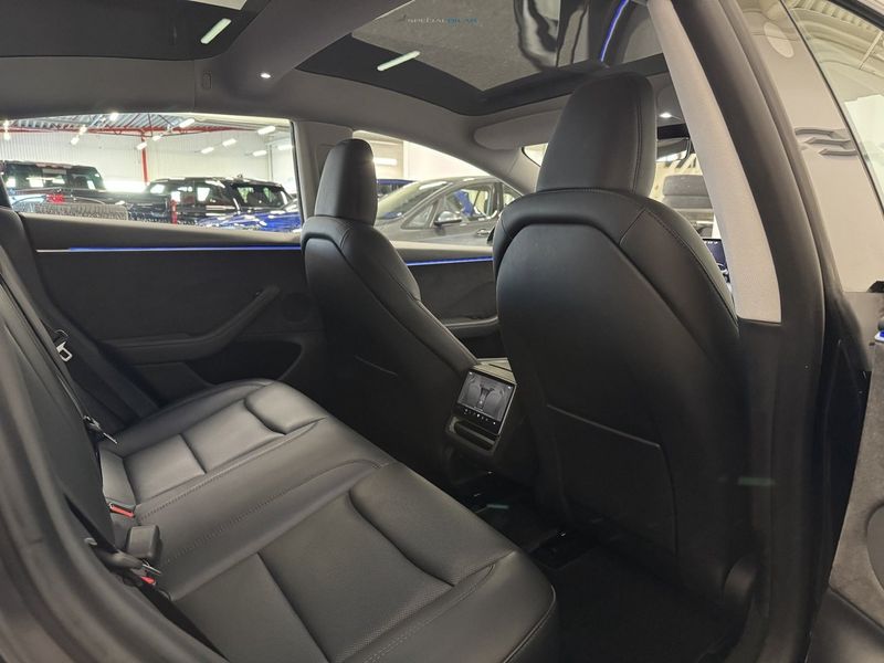 Tesla Model 3 bild 16