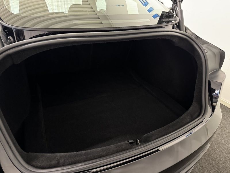 Tesla Model 3 bild 14