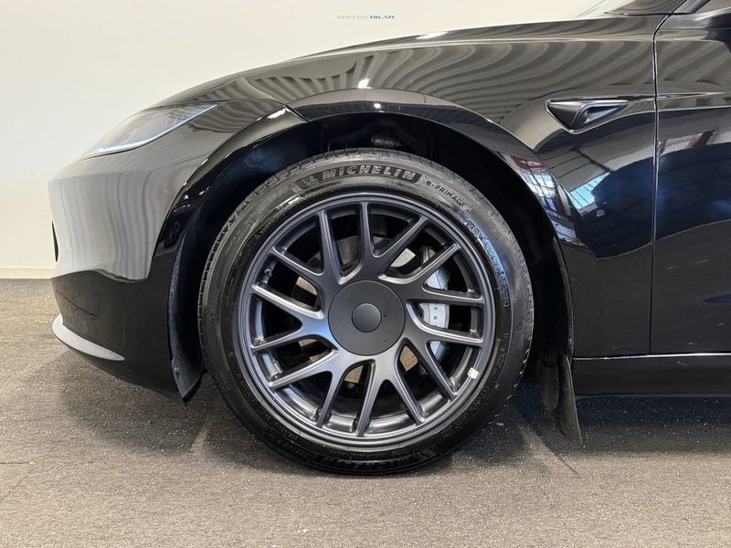 Tesla Model 3 bild 22