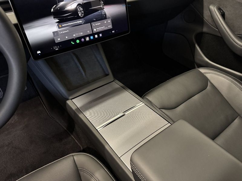 Tesla Model 3 bild 8