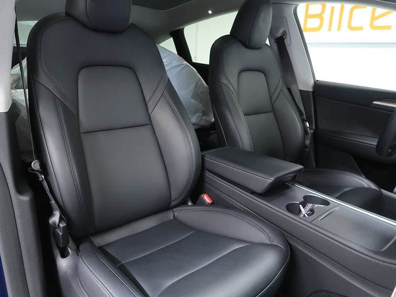 Tesla Model Y bild 21