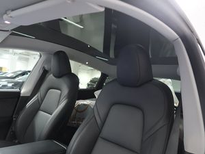 Tesla Model Y bild 23