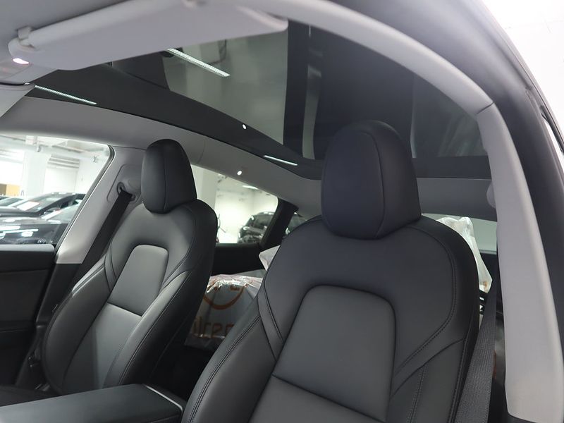 Tesla Model Y bild 23