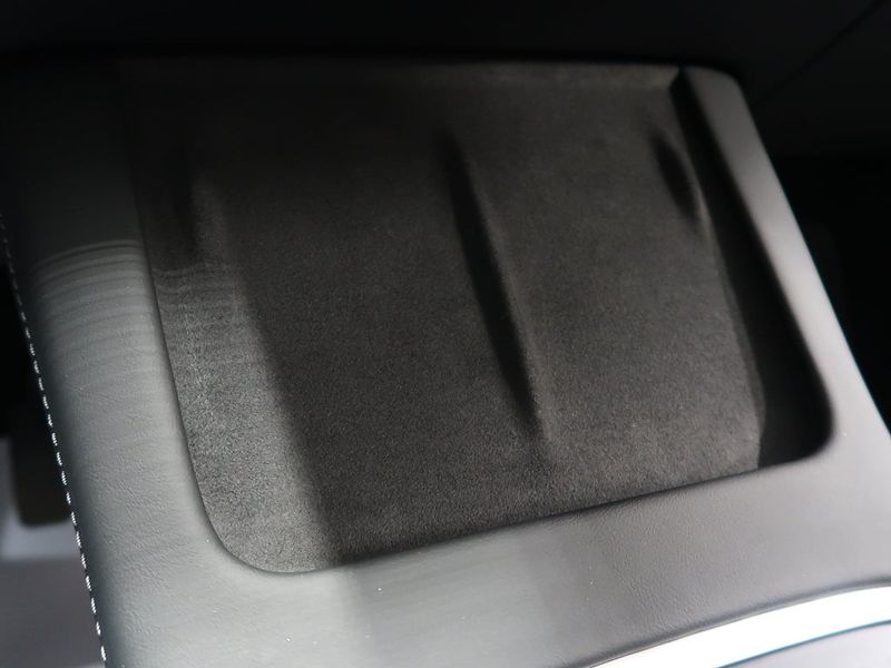 Tesla Model Y bild 34