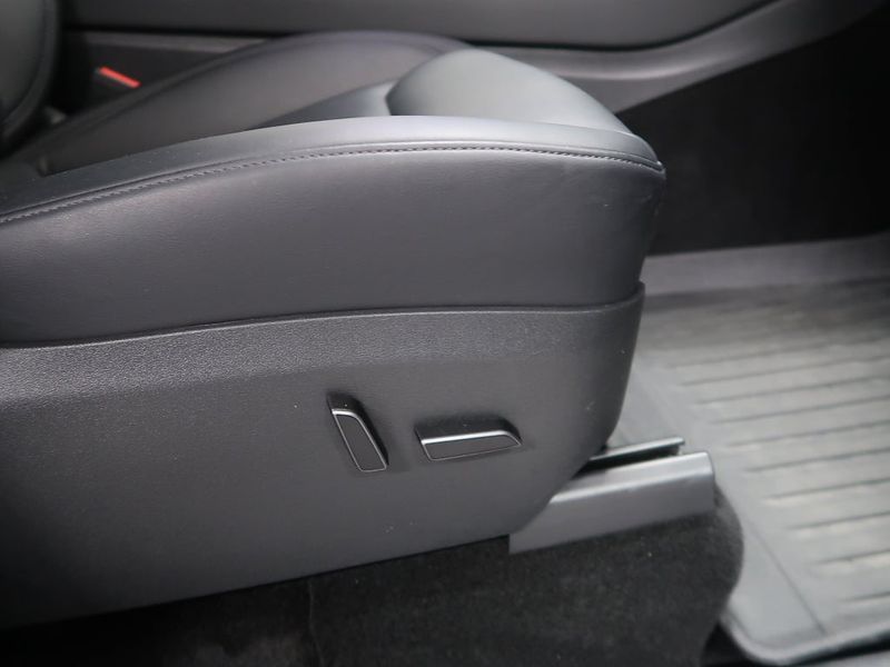 Tesla Model Y bild 22