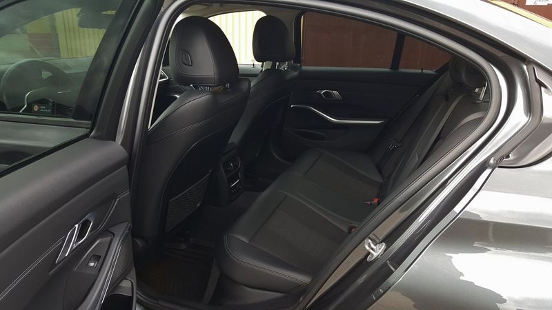 BMW 330 bild 11
