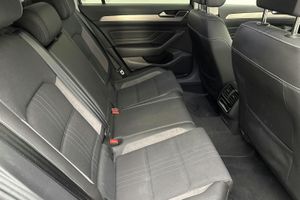 Volkswagen Passat bild 8