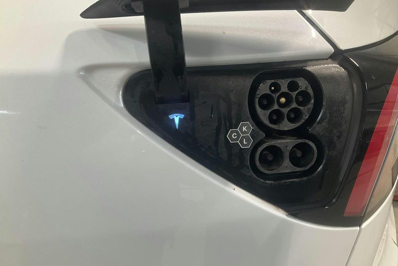 Tesla Model Y bild 18