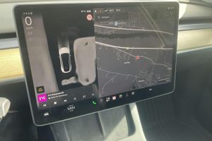 Tesla Model Y bild 12