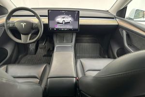 Tesla Model Y bild 6