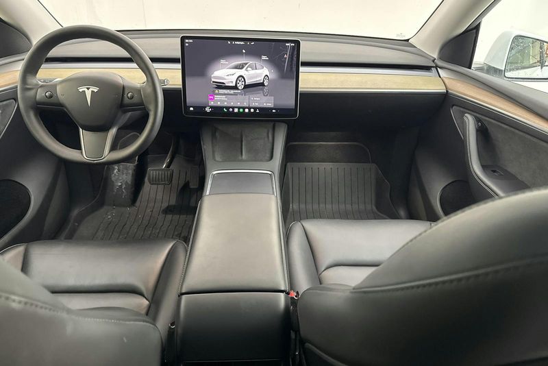 Tesla Model Y bild 6