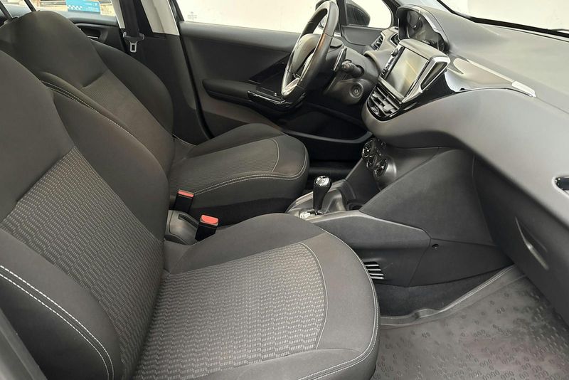 Peugeot 208 bild 7