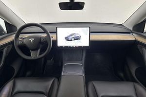 Tesla Model Y bild 6