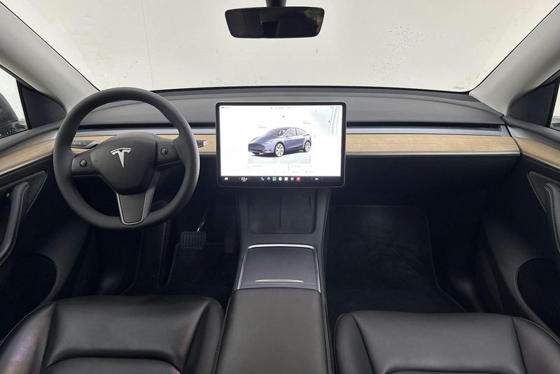 Tesla Model Y bild 6