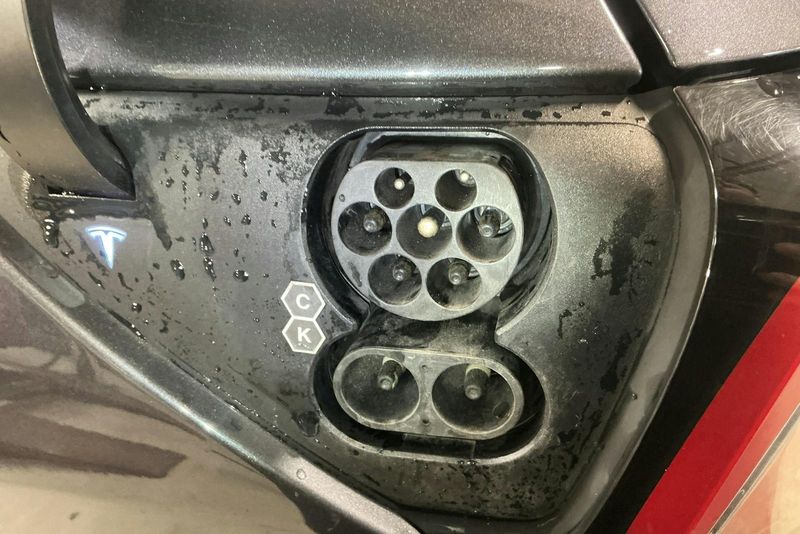 Tesla Model Y bild 15