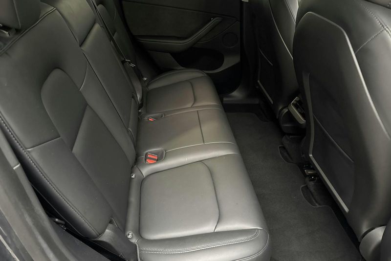 Tesla Model Y bild 7