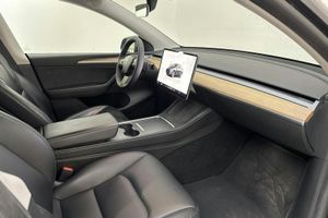 Tesla Model Y bild 9