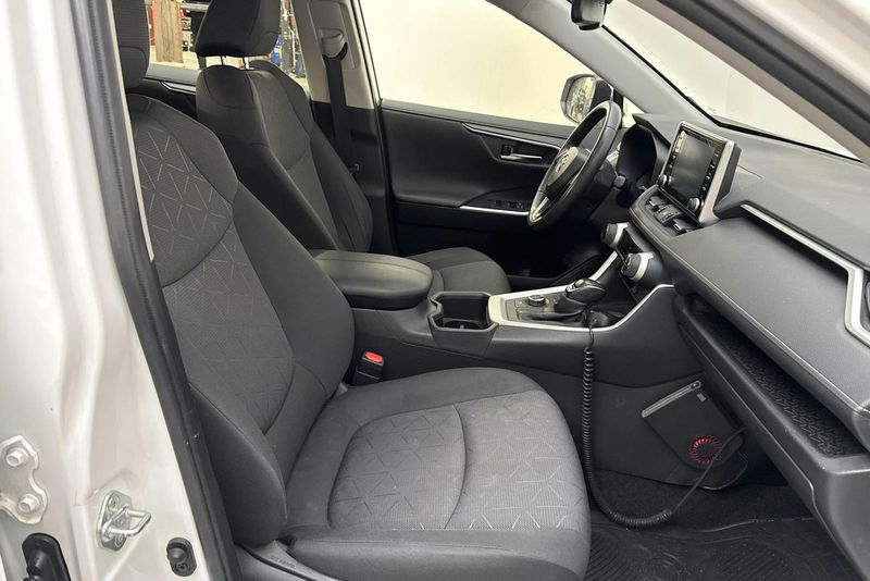 Toyota RAV4 bild 9