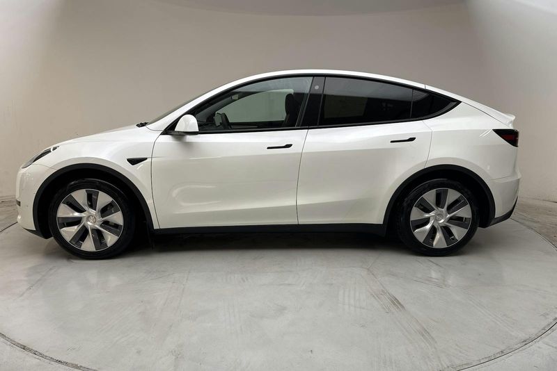 Tesla Model Y bild 2