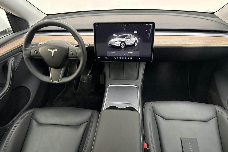 Tesla Model Y bild 6