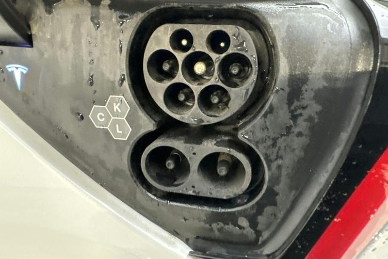 Tesla Model Y bild 17