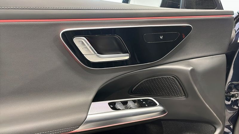 Mercedes E300 bild 12