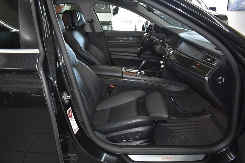 BMW 730 bild 8