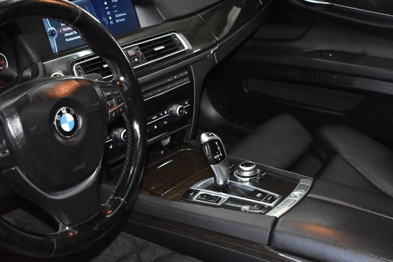 BMW 730 bild 6