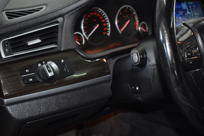 BMW 730 bild 18