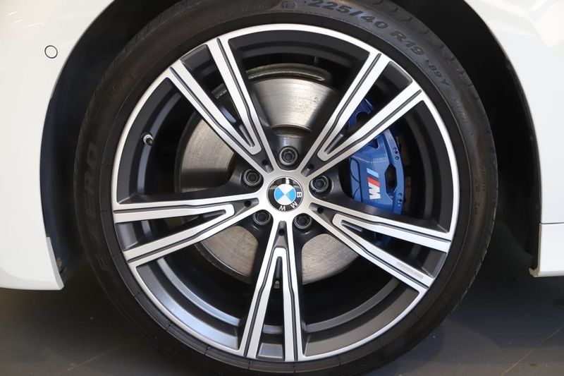 BMW 330 bild 11