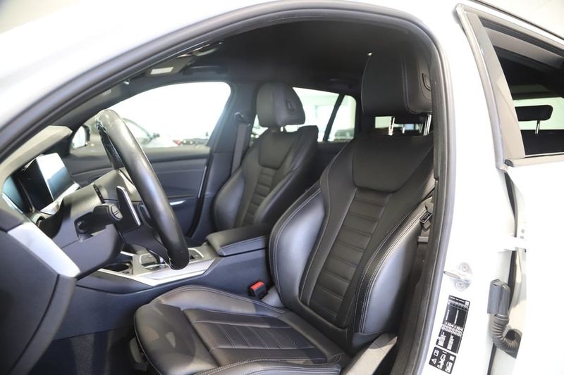 BMW 330 bild 15