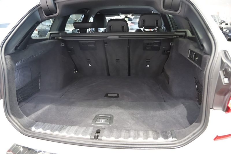 BMW 330 bild 7