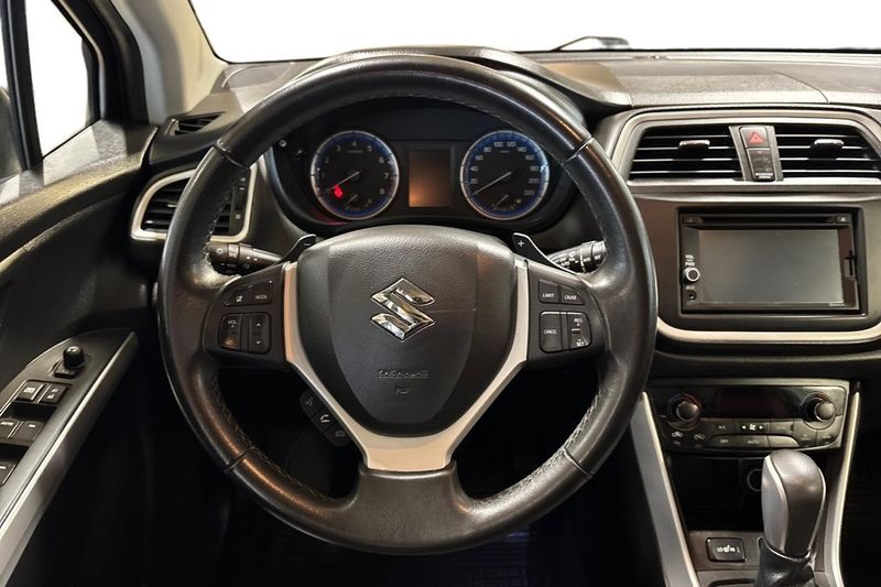 Suzuki S-CROSS bild 12