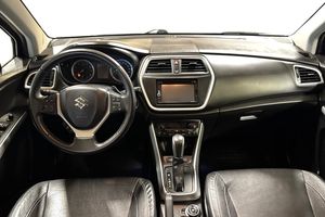 Suzuki S-CROSS bild 11