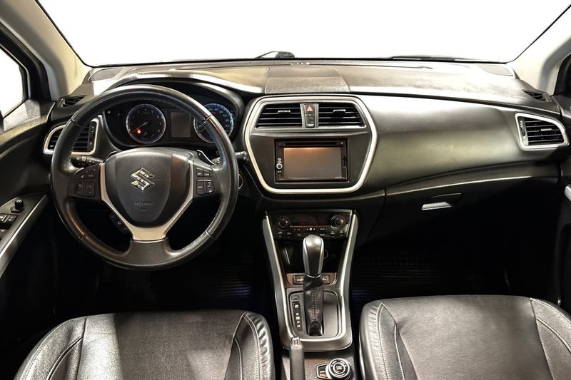Suzuki S-CROSS bild 11