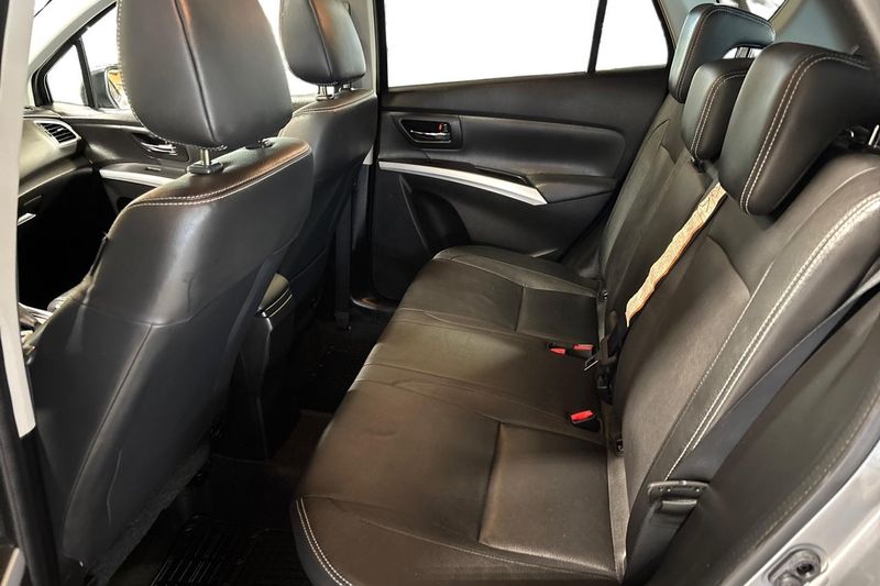 Suzuki S-CROSS bild 22