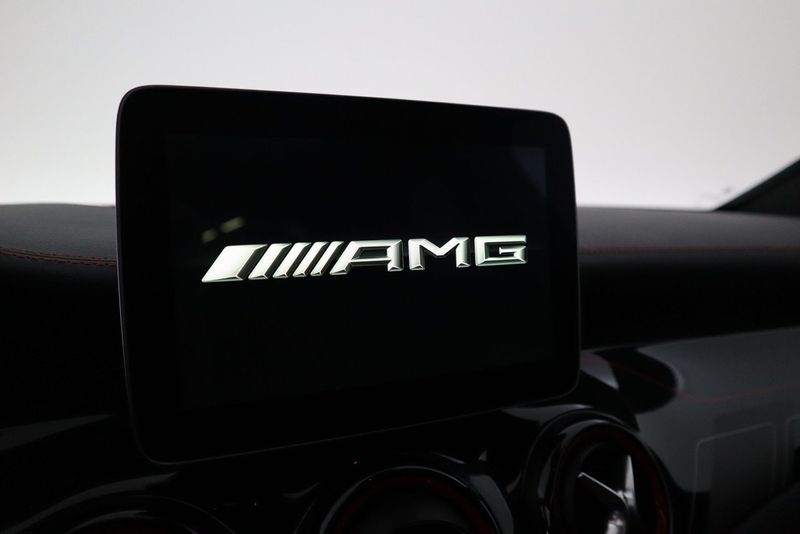 Mercedes CLA45 AMG bild 19
