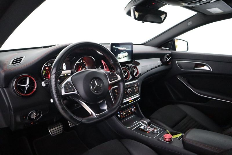 Mercedes CLA45 AMG bild 10
