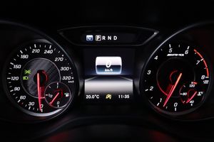 Mercedes CLA45 AMG bild 16