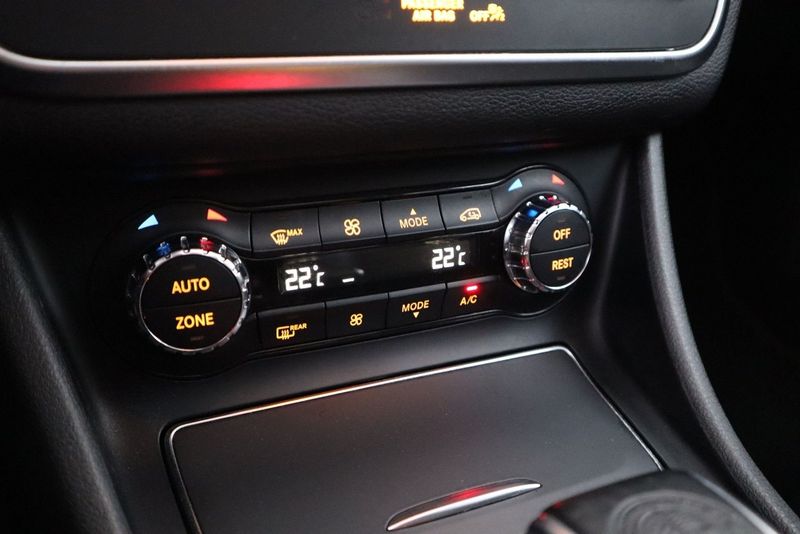 Mercedes CLA45 AMG bild 23